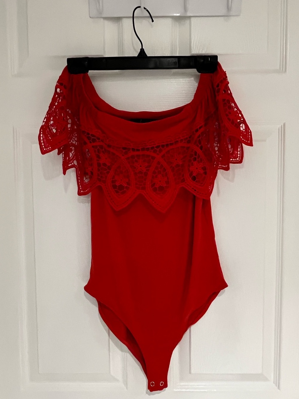 Urban Heritage Red Lace-Edge Women's bodysuit